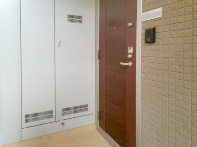 ボンシック１番館の玄関