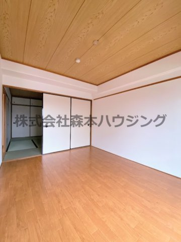 【洋室】 | 　パープルソシア | 使い勝手のいい洋室です