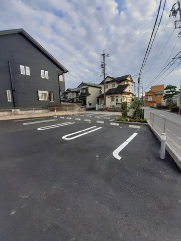 フェリシティ中園の駐車場