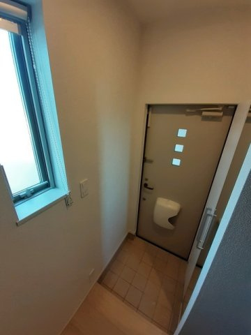 ジュネス真伝の玄関