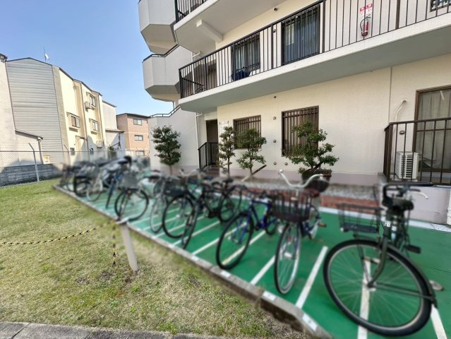 マンハイム桂の駐輪場|駐輪場完備！（R8.4撮影）