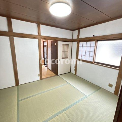 枚方市池之宮２丁目貸家の収納