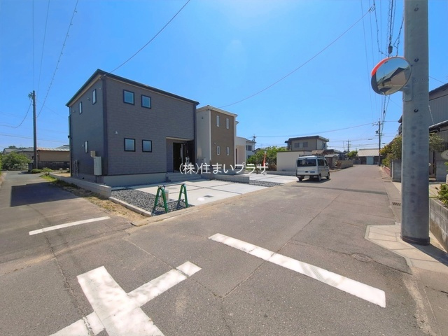 仲介手数料無料）一宮市萩原町第二　２号棟の前面道路含む現地写真|前面道路含む現地写真です