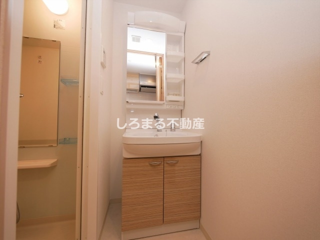 プライムアーバン御堂筋本町の洗面所