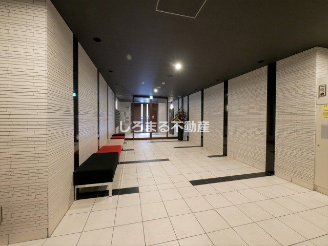 プライムアーバン御堂筋本町のロビー