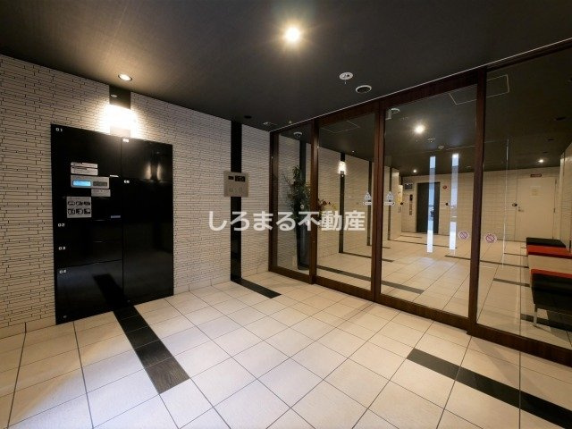 プライムアーバン御堂筋本町のロビー