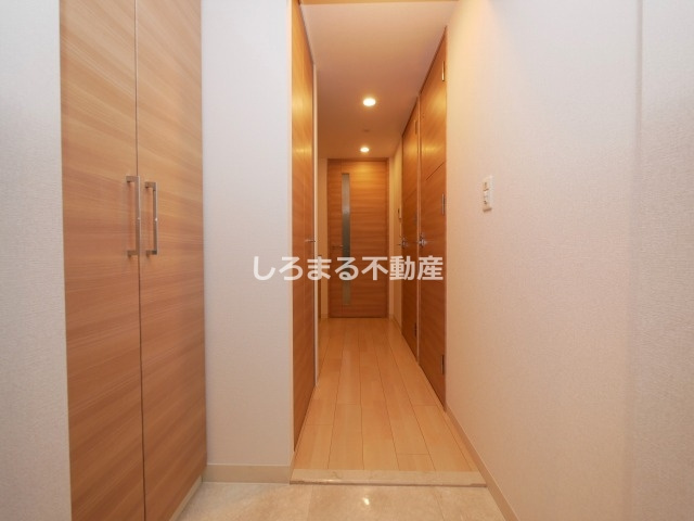 プライムアーバン御堂筋本町の玄関