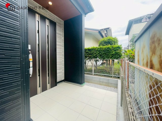 【玄関】 | 鳩山町松ヶ丘1丁目2期　ブルーミングガーデン　新築戸建　全1棟　1号棟
