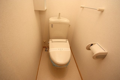 【トイレ】 | ヴィラ・サクラⅡ | ゆったりとした空間のトイレです