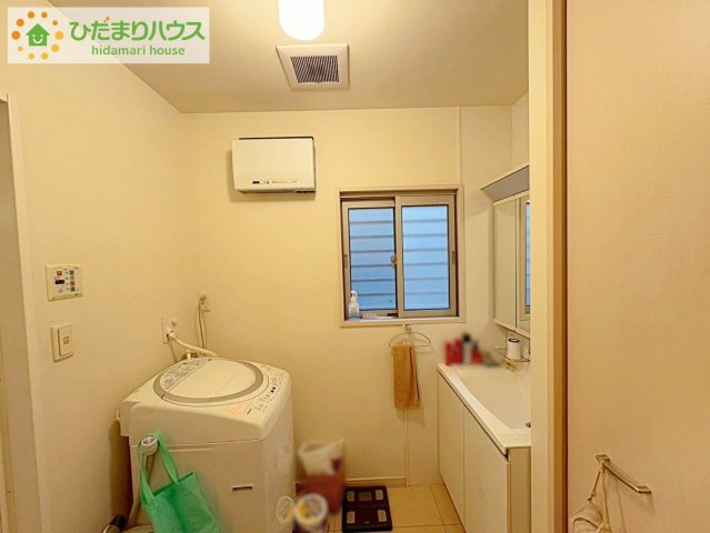 日立市折笠町　中古戸建のその他|ゆったりとした脱衣所は、朝の支度の時間が重なっても、ストレスなく準備ができます!(^^)!