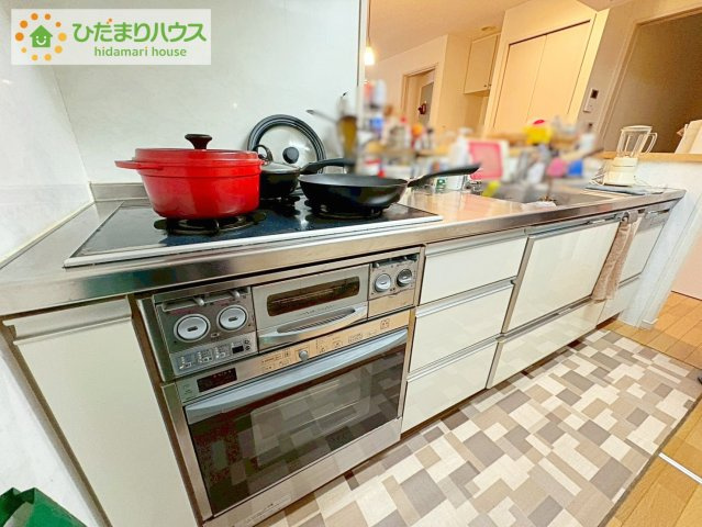 日立市折笠町　中古戸建のキッチン|3口コンロでお料理する時間も短くなりそうですね(*‘∀‘)