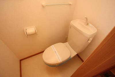 【トイレ】 | ジェルメコリーヌ | 清潔感のあるトイレです