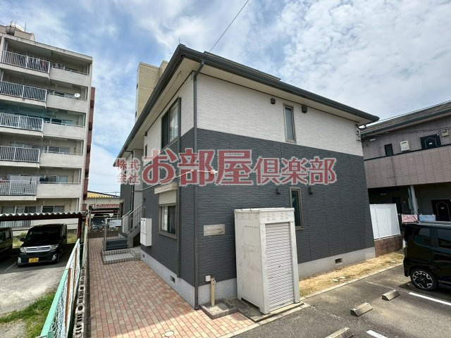 プレフェランス長門石の外観