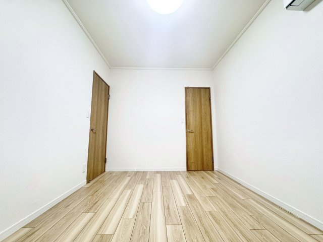 シャン・ド・ヴィラージュの洋室