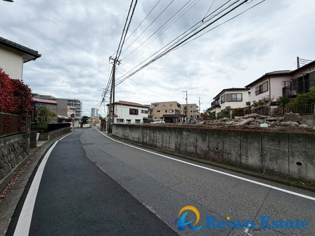 新築戸建　藤沢市羽鳥2丁目の前面道路含む現地写真
