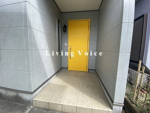 【仲介手数料０円】秦野市曽屋　中古一戸建てのエントランス|秦野市曽屋　中古一戸建て