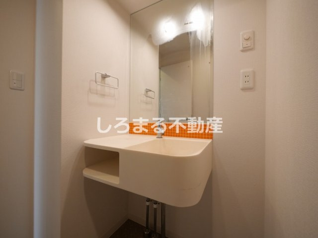 レジディア堺筋本町の洗面所