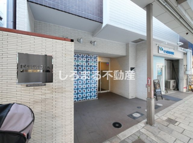 レジディア堺筋本町のエントランス