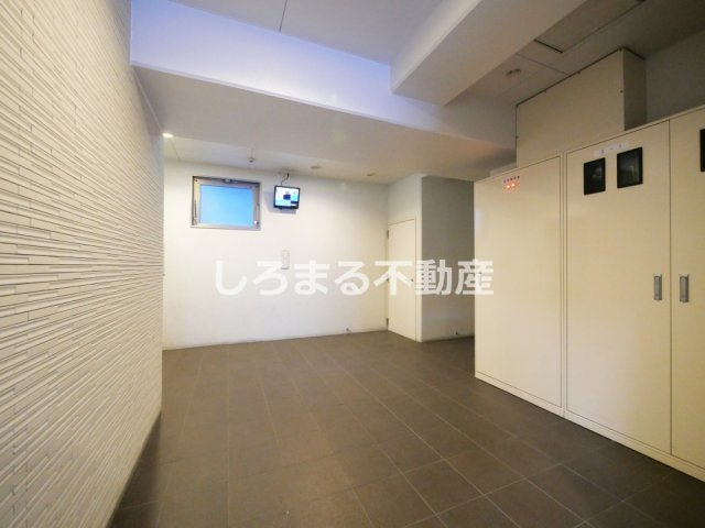 レジディア堺筋本町のロビー
