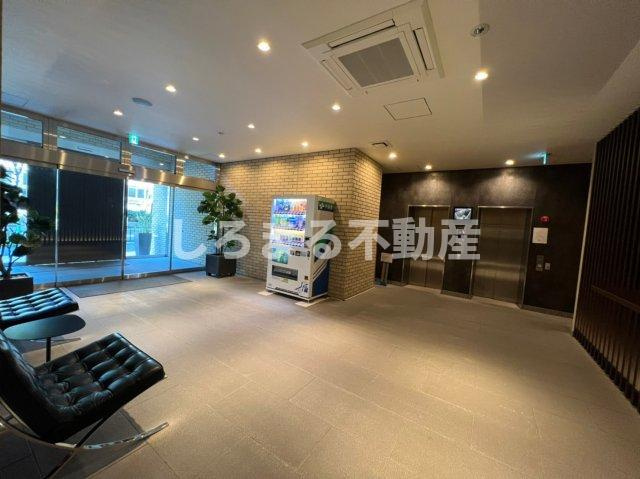 ハビテ靱センターコートのロビー
