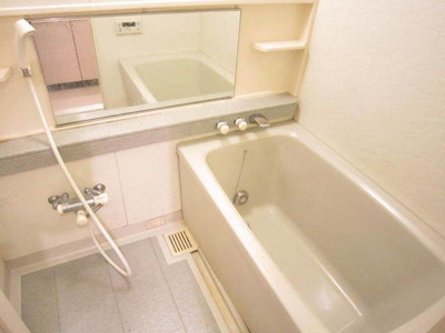 【浴室】 | コンフィール日本橋アクアシティ | 落ち着いた空間のお風呂です