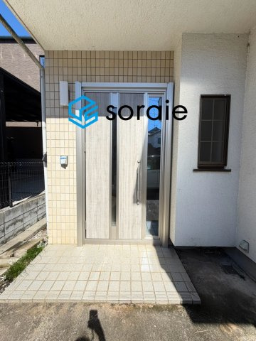 所沢市荒幡1期1棟　中古戸建の玄関