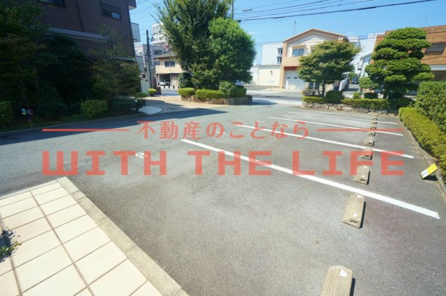グランシャリオの駐車場|駐車場があります