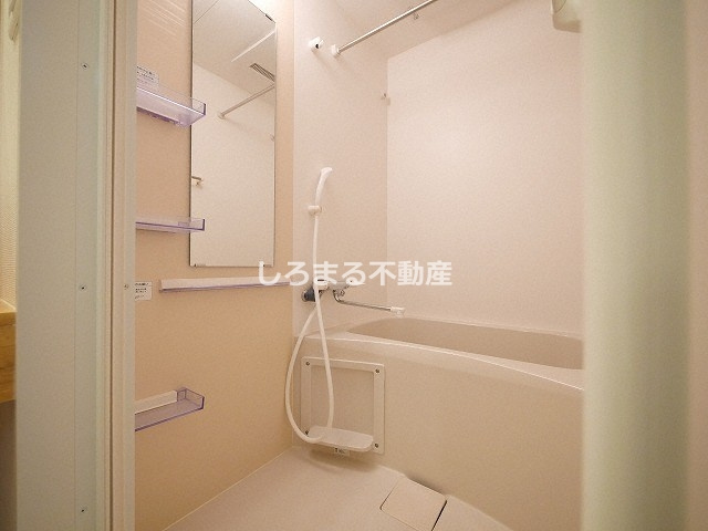セレニテ福島カルムの浴室