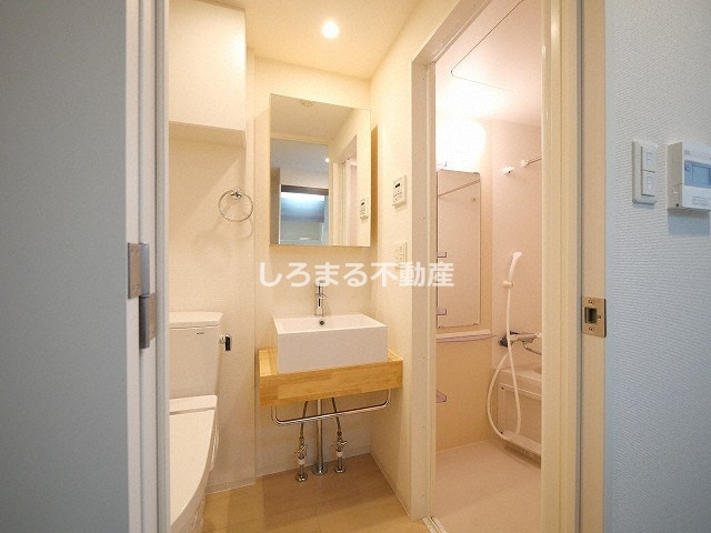 セレニテ福島カルムの洗面所