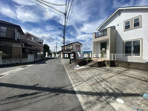 小田原市清水新田　中古一戸建ての前面道路含む現地写真|小田原市清水新田　中古一戸建て