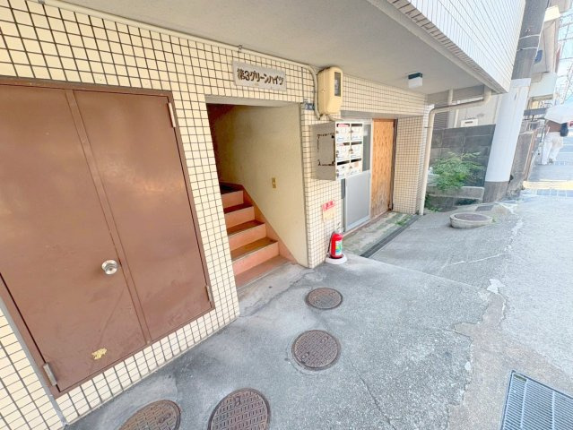 宝塚ハーモニーハイツのエントランス|毎日通るエントランスはこのようになっています