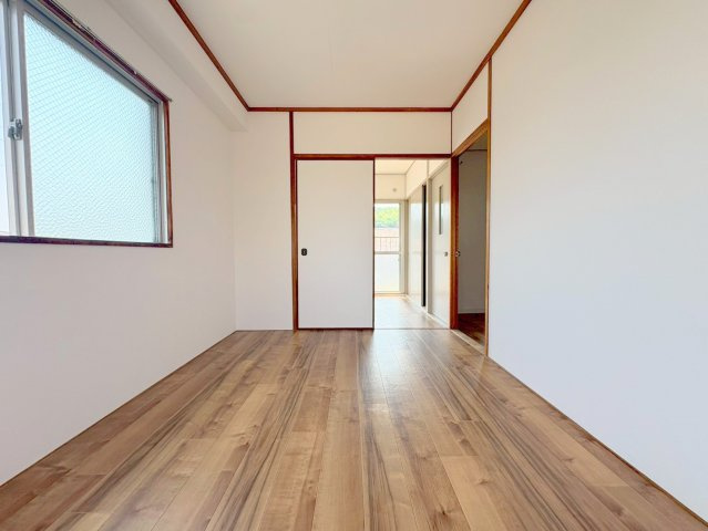 宝塚ハーモニーハイツの居間・リビング|こちらの居間で趣味の時間をお楽しみください
