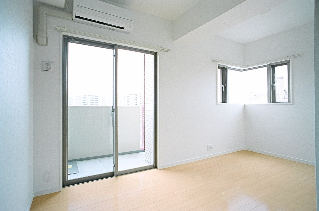 エンクレスト六本松Ⅱの居間・リビング|ゆったりとした居間です