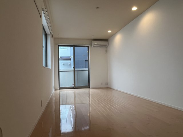 サンブライト若宮の居間・リビング|同建物別室参考写真