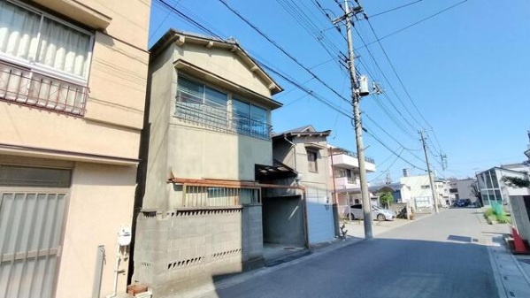 熊谷市石原2丁目　売地の前面道路含む現地写真