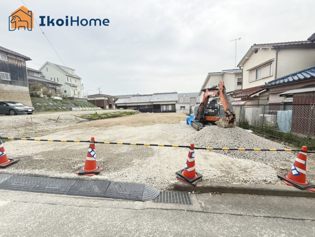 明石市魚住町中尾　土地の外観|山電「魚住」駅まで徒歩８分でとても便利！約106坪ございます！敷地内で高低差がございます！