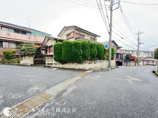 【前面道路含む現地写真】 | 柏市増尾台2丁目 | お気に入りのハウスメーカーや工務店で建築可能。デザインも間取も自由に決められるので、「自分たちらしい暮らし」を実現できます。日常に便利さと穏やかさを兼ね備えてた、立地はいかがでしょうか。