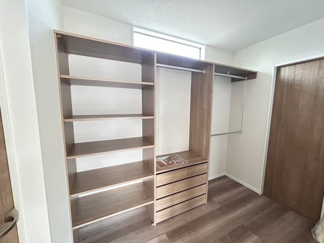【ワイウッドコート】小山市中久喜 第1期のキッチン|〇1号棟〇
家事の時短に必須な食器洗乾燥機付！
面倒な後片付けをお任せできます。時間と手間を節約し、ご家族との大切なひとときを増やします。
※2026年4月撮影