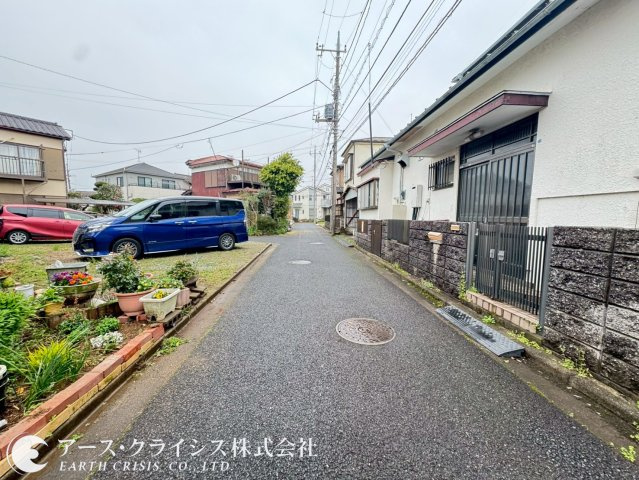 【前面道路含む現地写真】 | 船橋市大穴北14期 | 新しい家が増えても、空の広さはそのまま。春には桜、夏には青空、秋にはやわらかな光。季節ごとに表情を変える街で、長く暮らせる安心を。