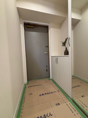 シャトレ愛松稲沢Ⅴの玄関
