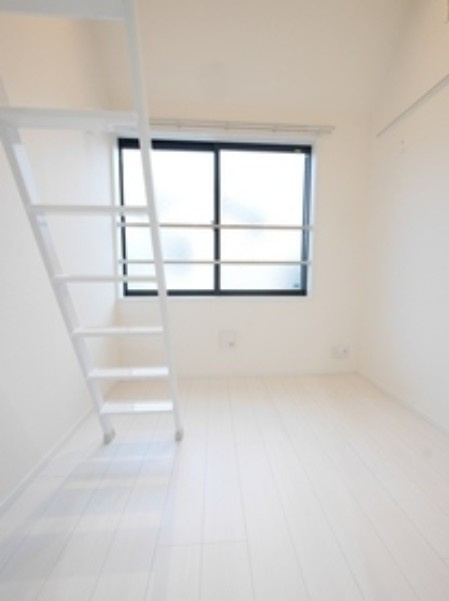 フィリップ東中野の居間・リビング