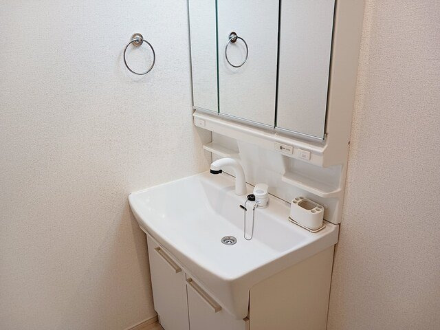 ヌーベル　リジェールの洗面所|脱衣スペースもあります