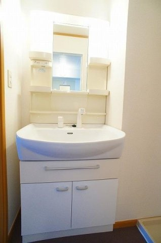 ＨＯＮＥＳＴＹ・ＹＯＵⅡの洗面所|広い洗面スペース