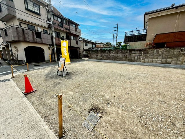 上桂西居町１期２号地の前面道路含む現地写真