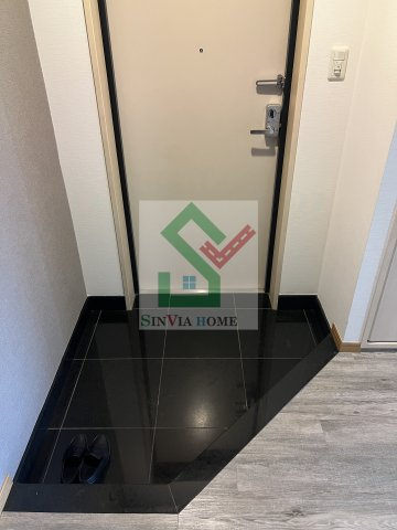 コンフォートひばりが丘の玄関