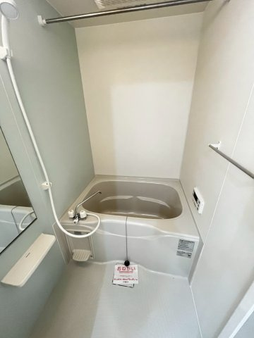 プレジェーネ一津屋の浴室