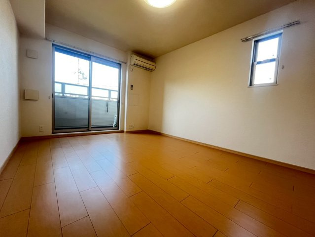 プレジェーネ一津屋の寝室