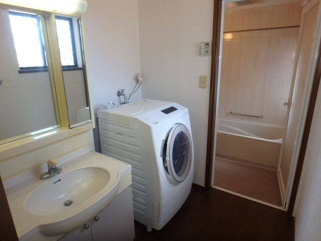 S1777H　６丁目（鍋田）中古住宅の独立洗面台