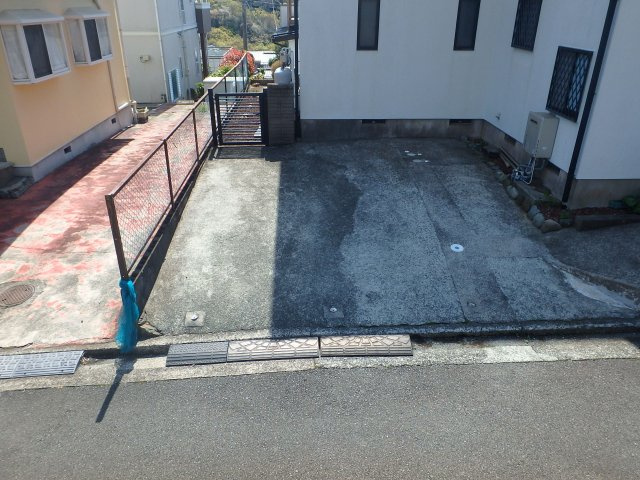 S1777H　６丁目（鍋田）中古住宅の駐車場