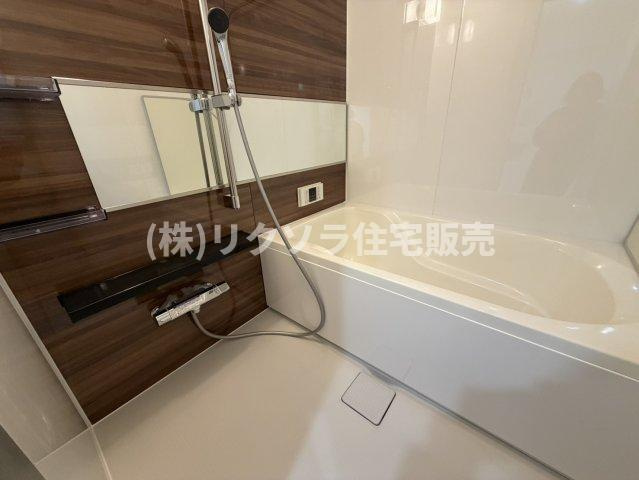 寝屋川コーポラスの浴室|浴室乾燥機付き
■物件内覧・資金計画相談・住宅ローン相談、リフォーム相談、お問合せ受付中■
※当日・翌日のご内覧、ご相談はお電話でのお問合せがスムーズです！
